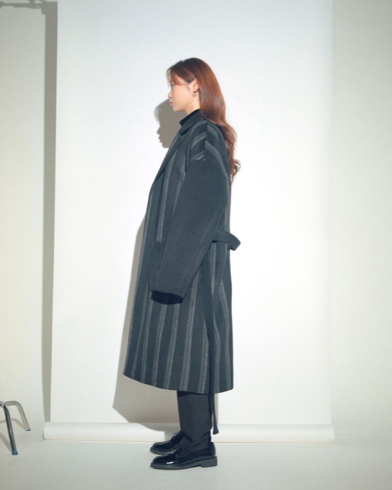 STRIPE COMBINATION WOOL ROBE COAT (Black)