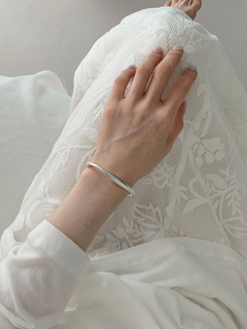 Silver wave open bangle