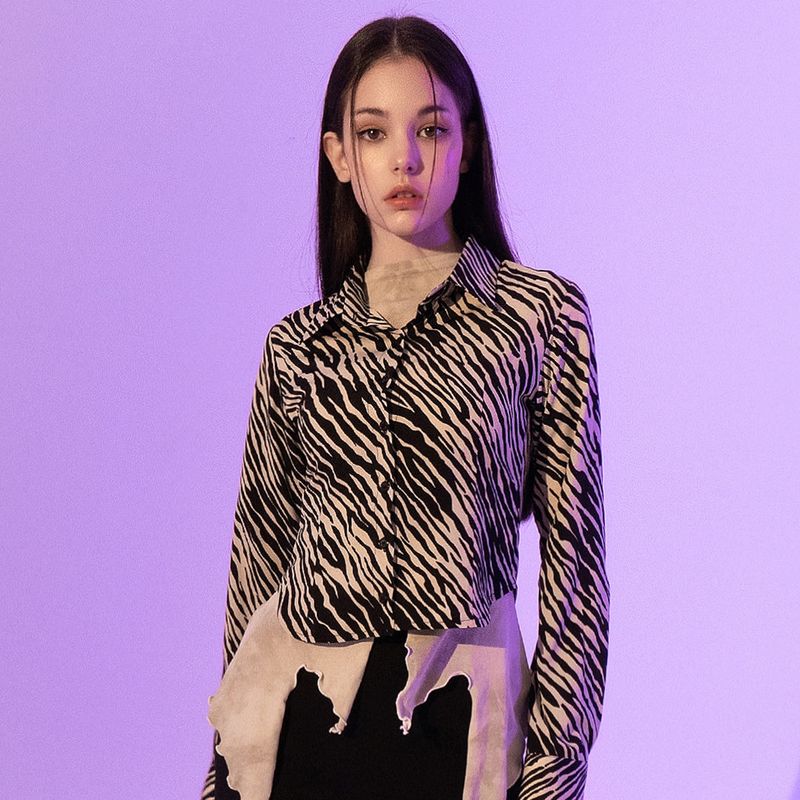 b able two(ビーエイブルトゥー)の「Zebra Silky Shirts (BEIGE)(Tops)」