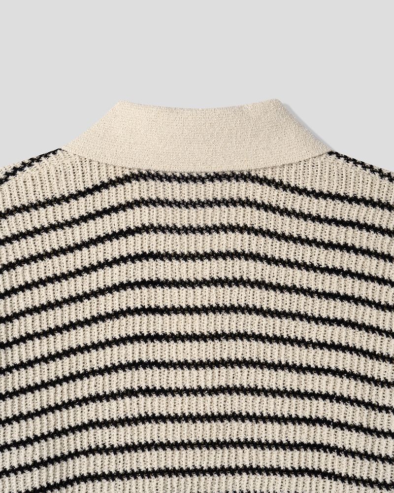 Windy Buckle Stripe Collar Short Sleeve Knit