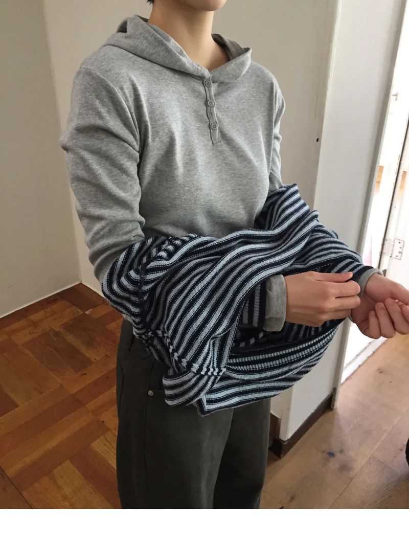 Cebu striped V-neck knit (2color)