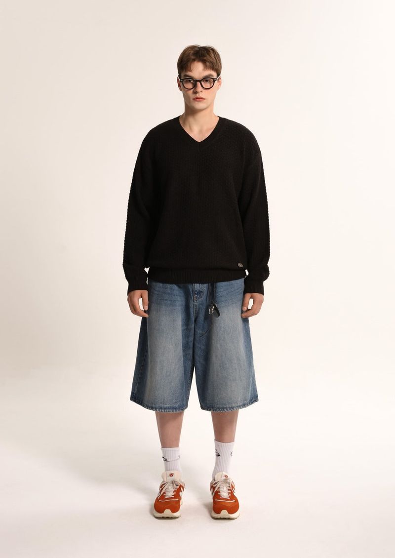 Retro Pattern V-Neck Knitwear - Black