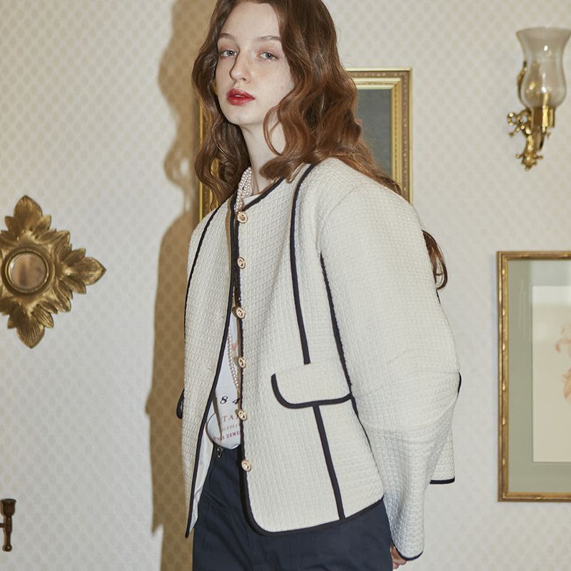 Round Elbow Shaped Jacket (Ivory)