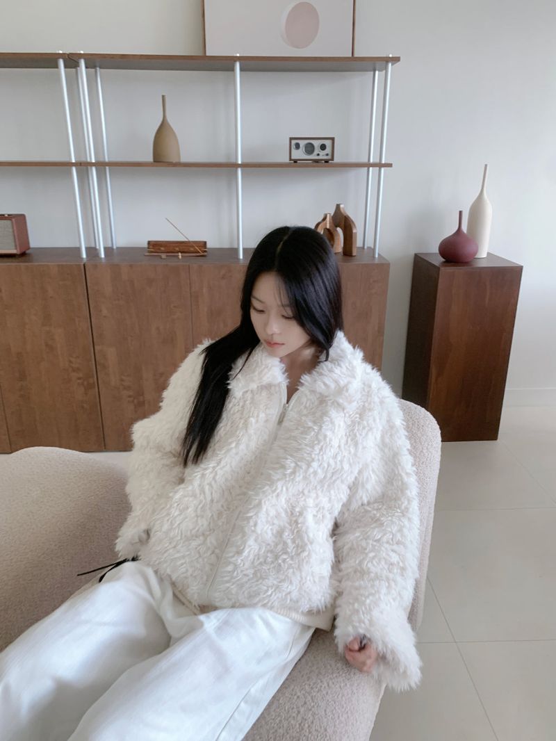 Luv Snowy Collar Fur Zip-Up Jacket