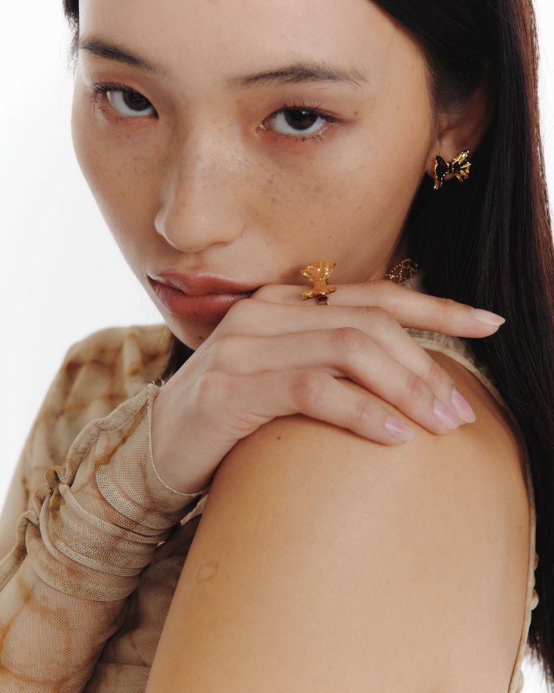 Ribbon ruffle gold ring