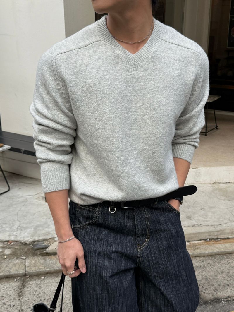 Settle line v-neck knitwear