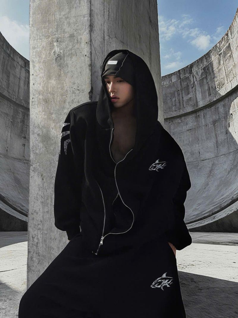 ZIP-UP BLACK HOODIE
