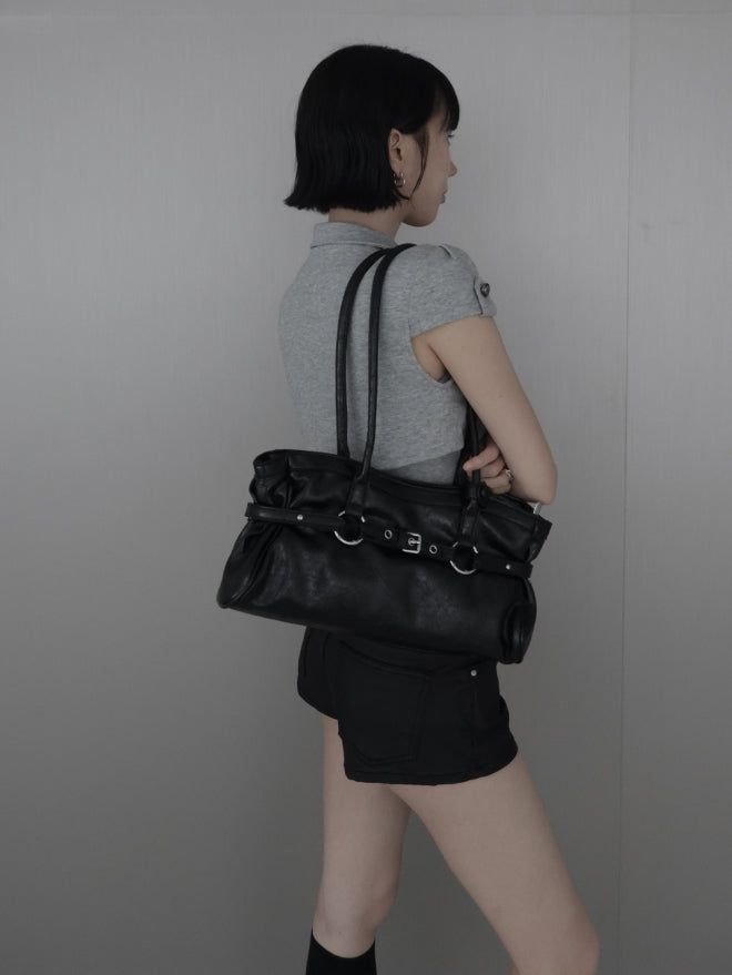 mnem（ムネム）の「Bet Crack Leather Belt Shoulder Bag（Bags）」