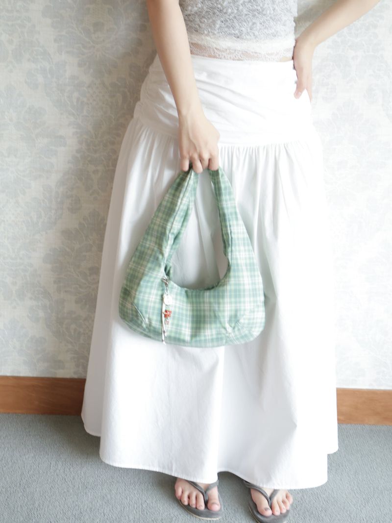 Culcita keyring_white
