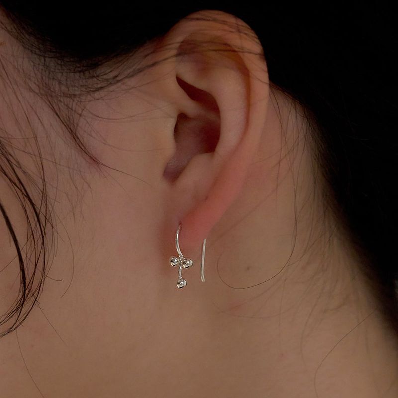 geegee(ジジ)の「petit flower earring - silver(Accessories)」