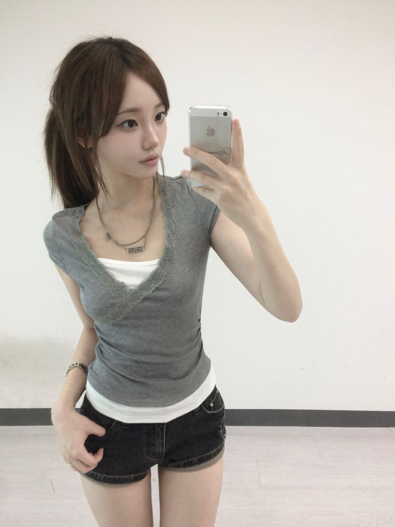 Kyoiii（キョイ）の「GREY LACE ACCENT T（Tops）」