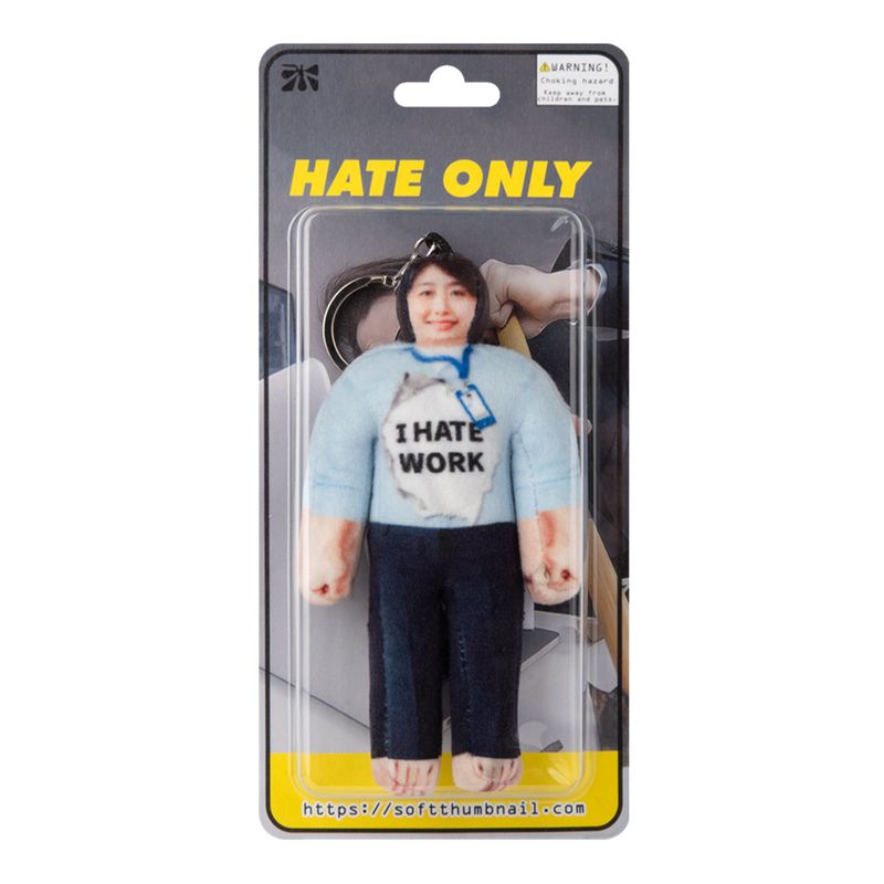 SOFT THUMBNAIL（ソフトサムネイル）の「Suzy 29, Marketing manager（Toys/Key Holders）」