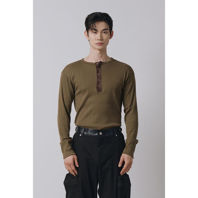 LAURANTSEOUL（ローラントソウル）の「Leather ribbed henry neck long sleeves(Khaki)（Tops）」