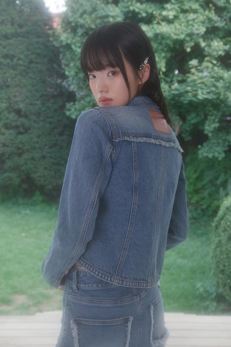 DENIM CURVED FRINGE JACKET (BLUE)