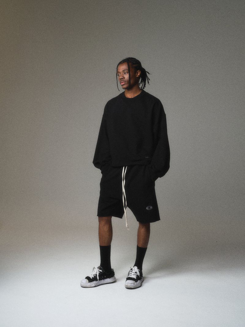 OVERSIZE CROPPED SWEATSHIRTS