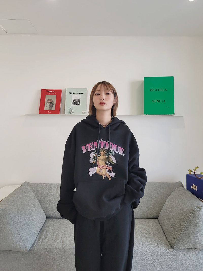 VENTIQUE(ベンティーク)の「VENTIQUE miracle angel fluff hood 3color(Tops)」