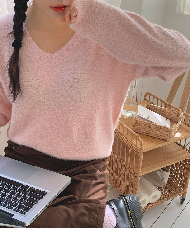 Soft Angora V-neck knitwear