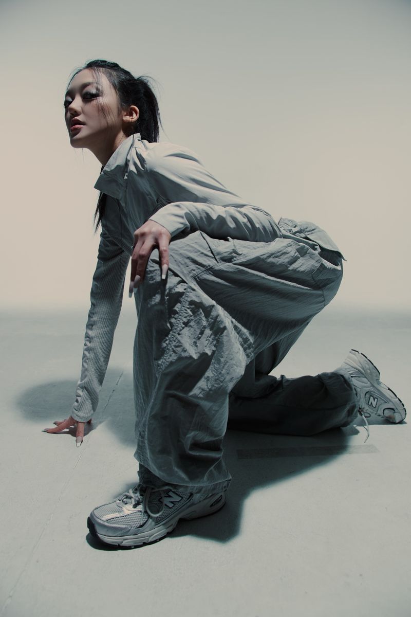 06. PARACHUTE PANTS GREY