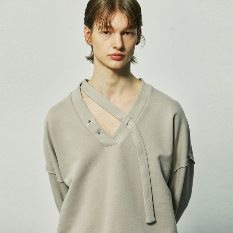 v-neck layerd string pierced mtm mocha