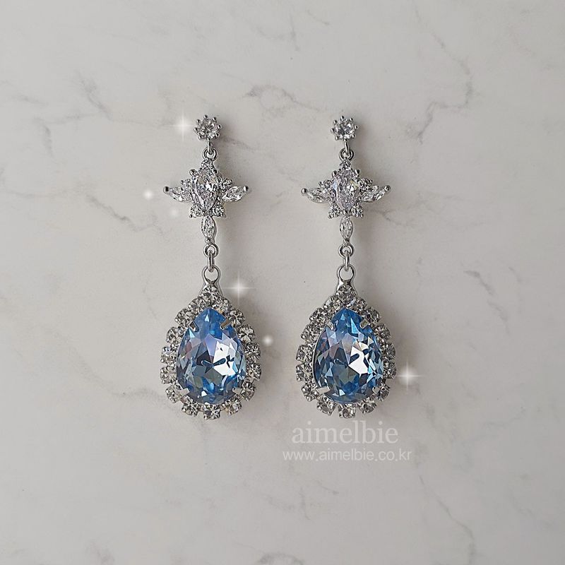Romantic Queen Earring - Light Sapphire