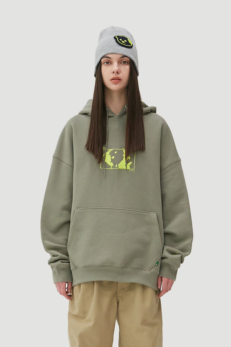 APIECEOFCAKE（ピースオブケイク）の「Square Graphic Hoodie_Moss Green（Tops）」