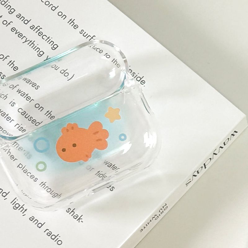 Monani Studio（モナニースタジオ）の「[AirPods] ゴールドフィッシュケース (ブルー) (オンリーケース)（スマホグッズ/小物）」