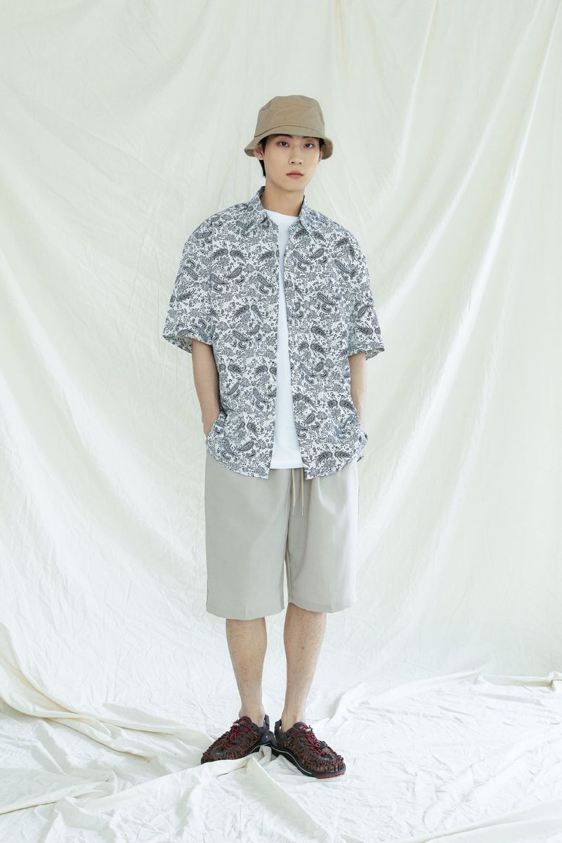 ONE TUCK BERMUDA PANTS BEIGE