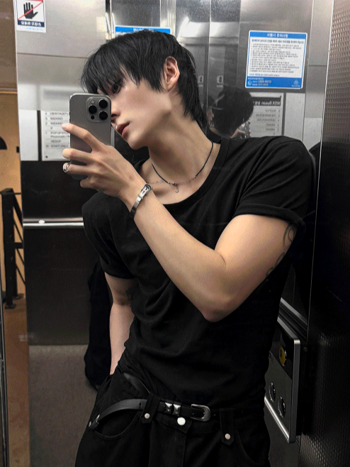 COSYHARU（コシハル）の「クロップマッスルフィットTシャツ（トップス）」