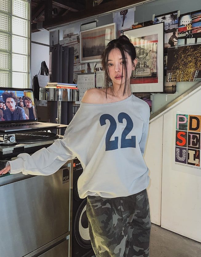 ULAN(ユレン)の「22 Cutting Off-Shoulder Sweatshirt(Tops)」