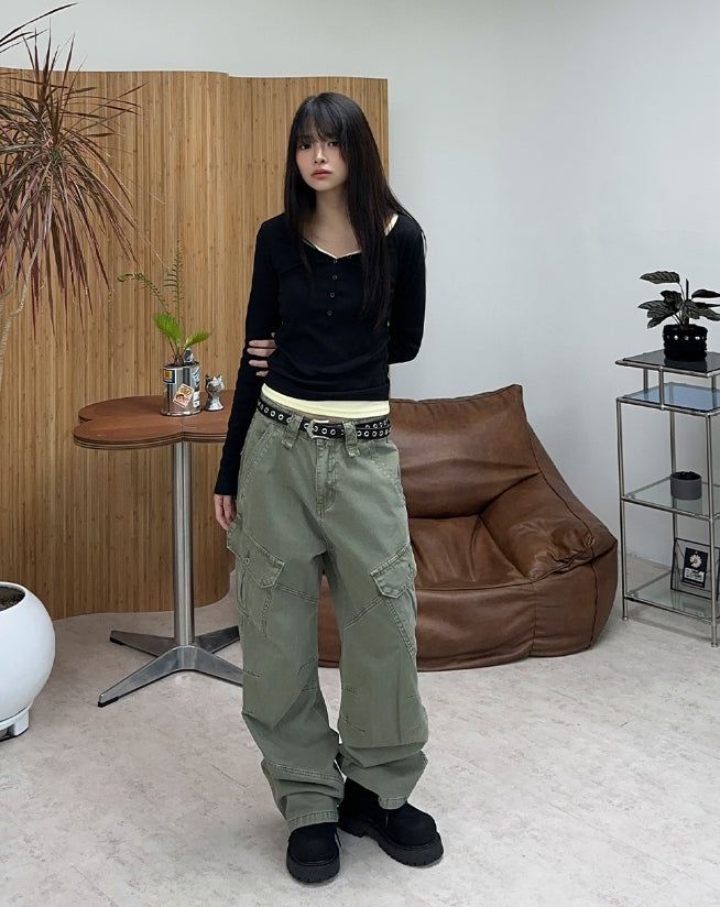 Leven V-Neck Button Long Sleeve Tee
