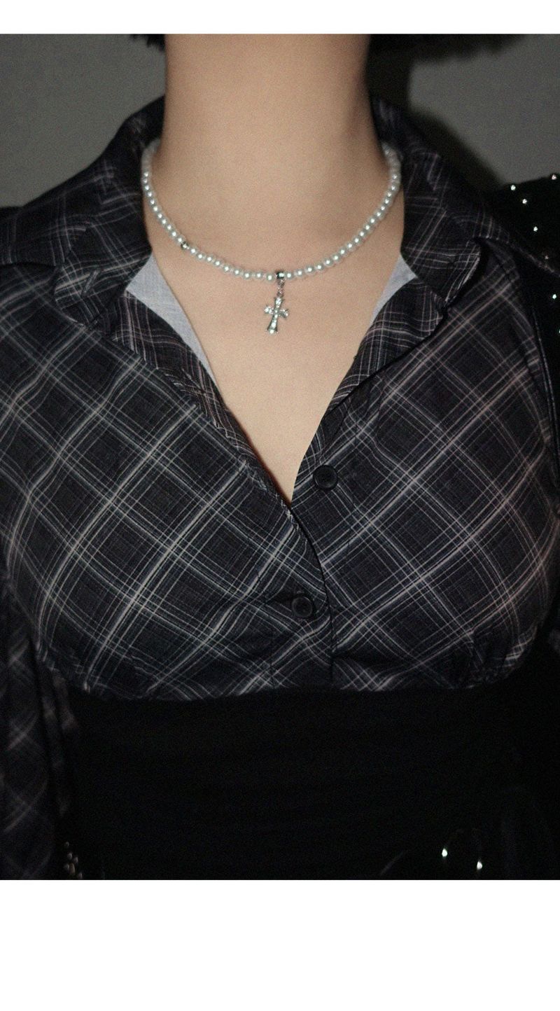 VINTAGE CROSS PEARL NECKLACE