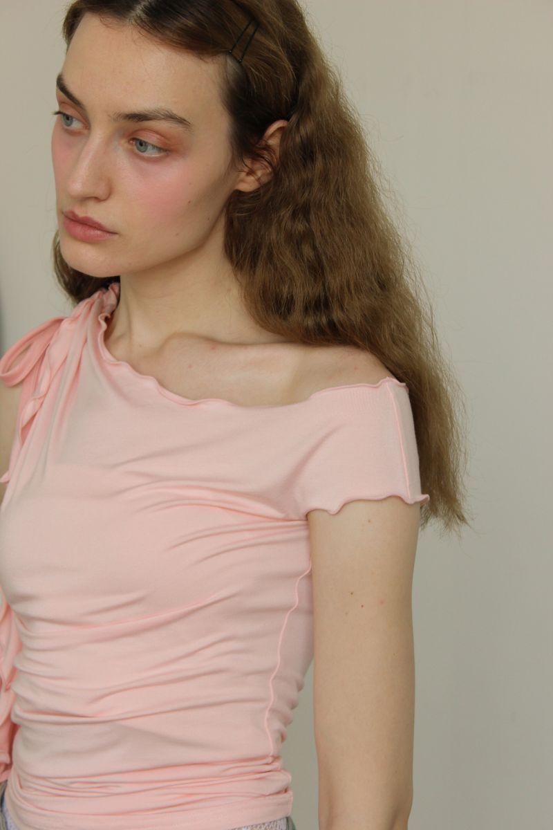 ONE SHOULDER RUFFLE TRIM TOP / LIGHT PINK