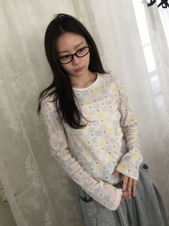 BAON（バオン）の「Hideni Flower Patchwork Punching T-shirt（Tops）」