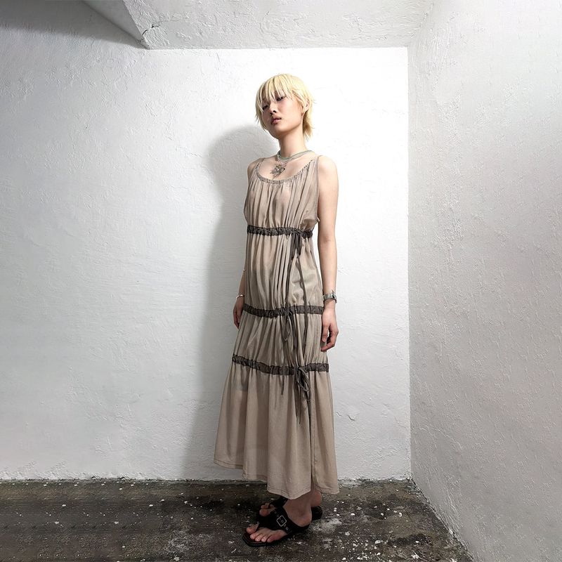 TIED SHIRRING DRESS