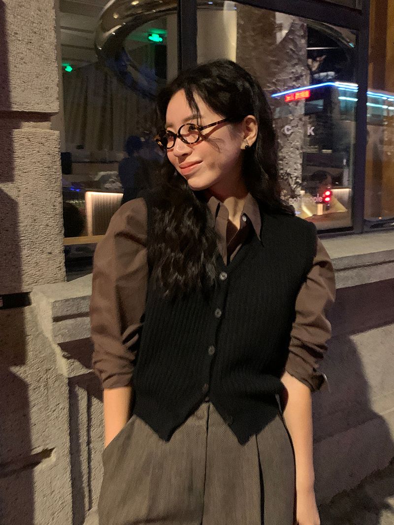 [MADE] Fidic Wool Herringbone Bermuda Pants