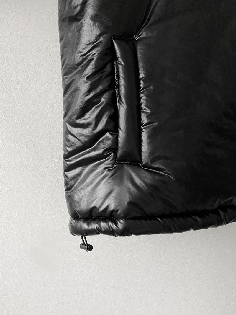 Polished high neck string padding