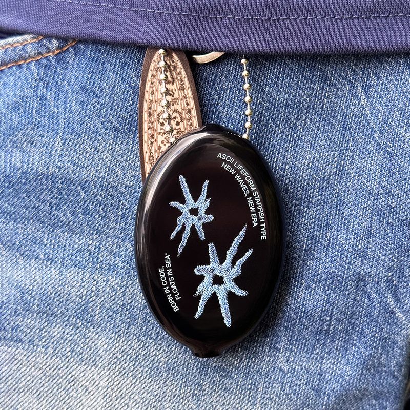MEMORIESBOUNDARY（メモリーズバウンダリー）の「BORN IN CODE Starfish Coin Wallet Keyring (Black)（Smartphone Accessories）」