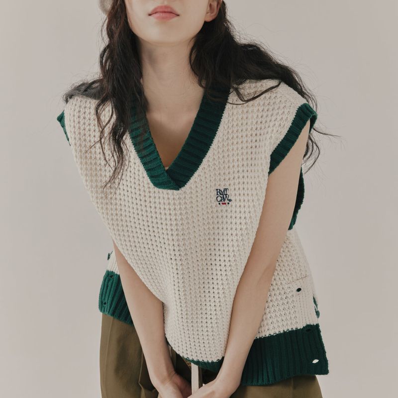 ROMANTIC CROWN（ロマンティッククラウン）の「WAFFLE KNIT VEST_OATMEAL（Tops）」