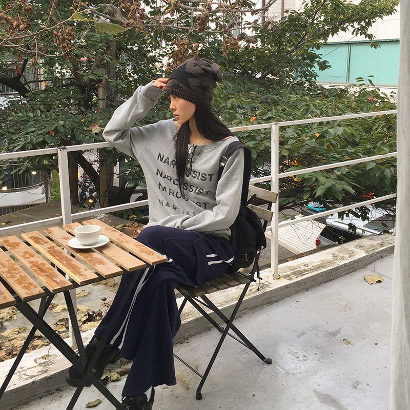 Nar off shoulder loose fit sweatshirt