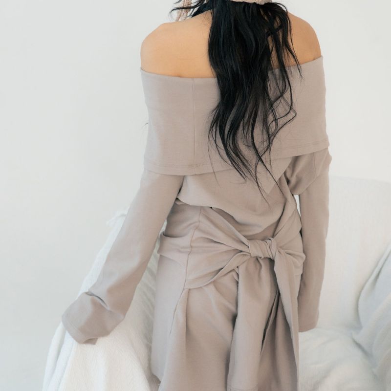 OFF SHOULDER TIED TOP (MOCHA)
