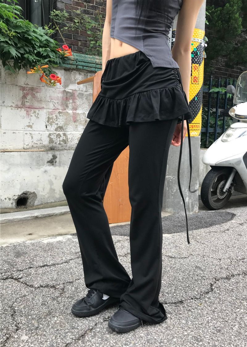 RUFFLE ON PANTS