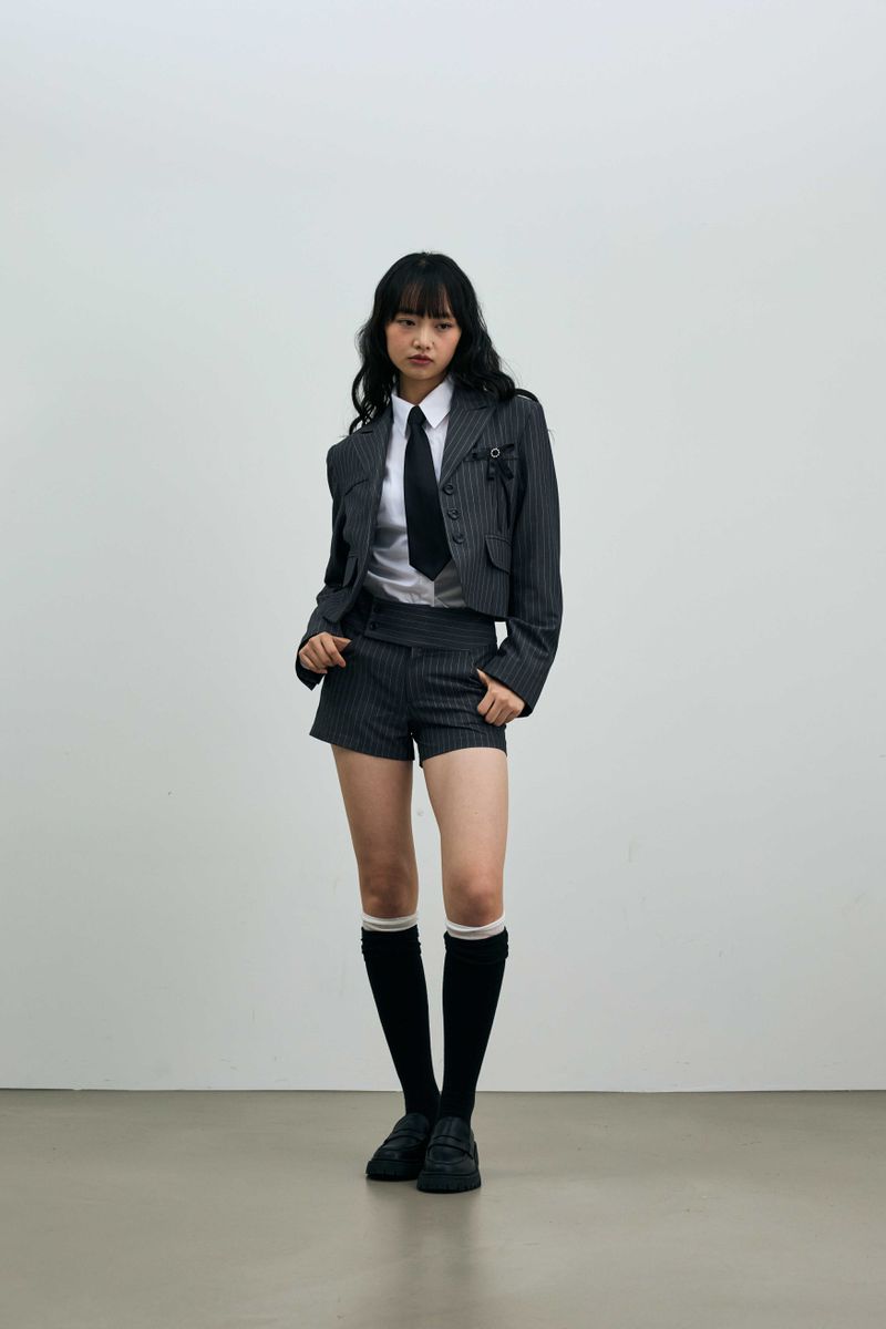 AVEL PINSTRIPE CROP JACKET / CHARCOAL