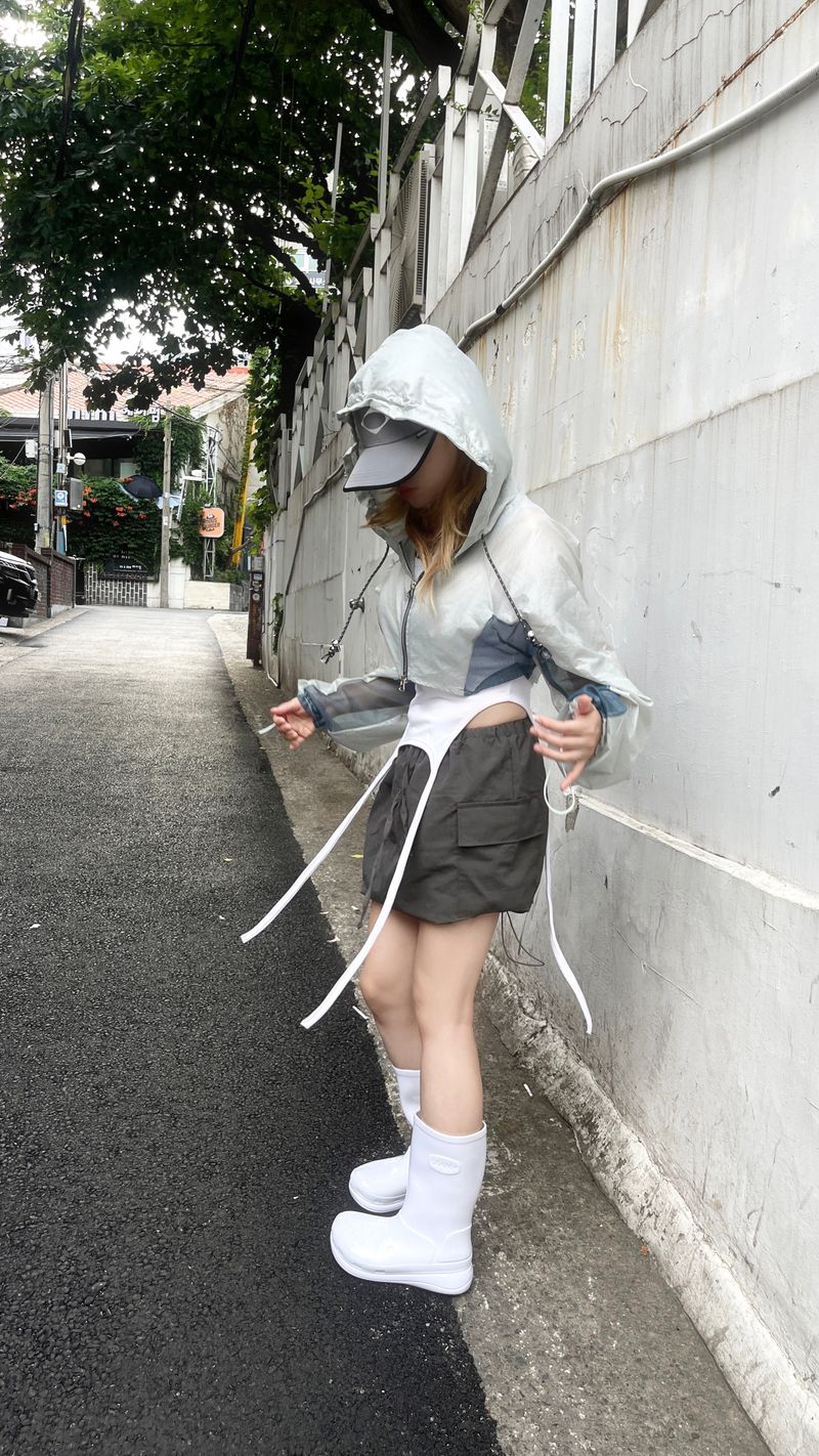 Cropped rain mesh hooded windbreaker