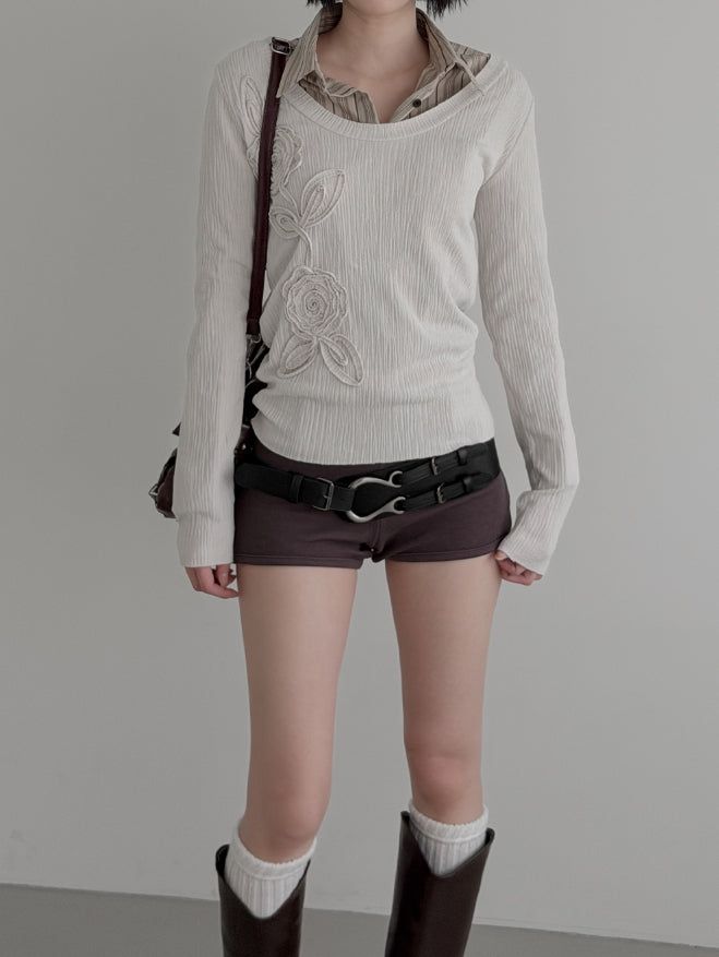 mnem（ムネム）の「Rose Applique Deep Round Tee（Tops）」