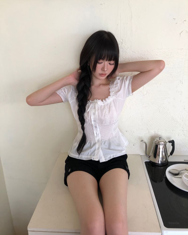Reu Ribbon Puff Short-Sleeve Blouse