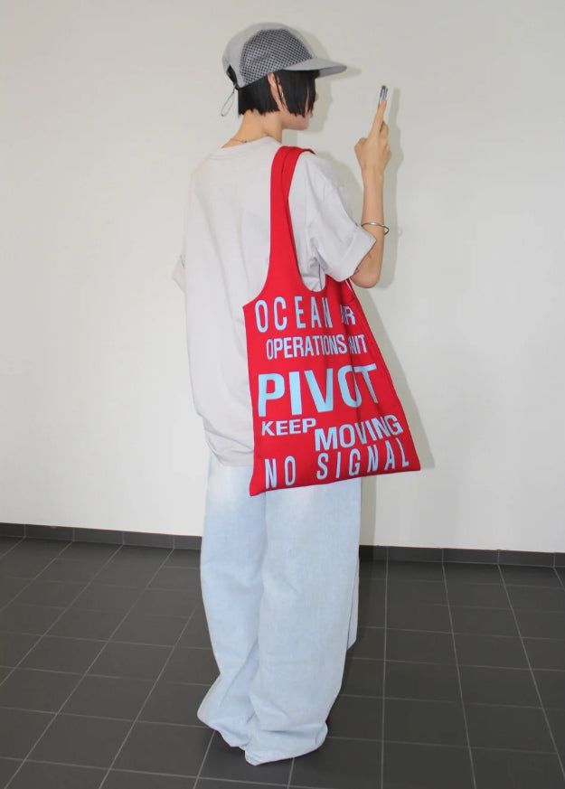AAKE（アケ）の「BOLD TYPO SWEAT BAG（Bags）」