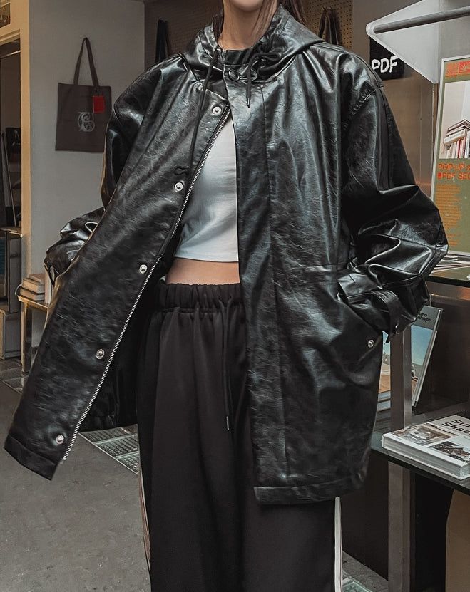Seri glossy crack leather hoodie field jacket