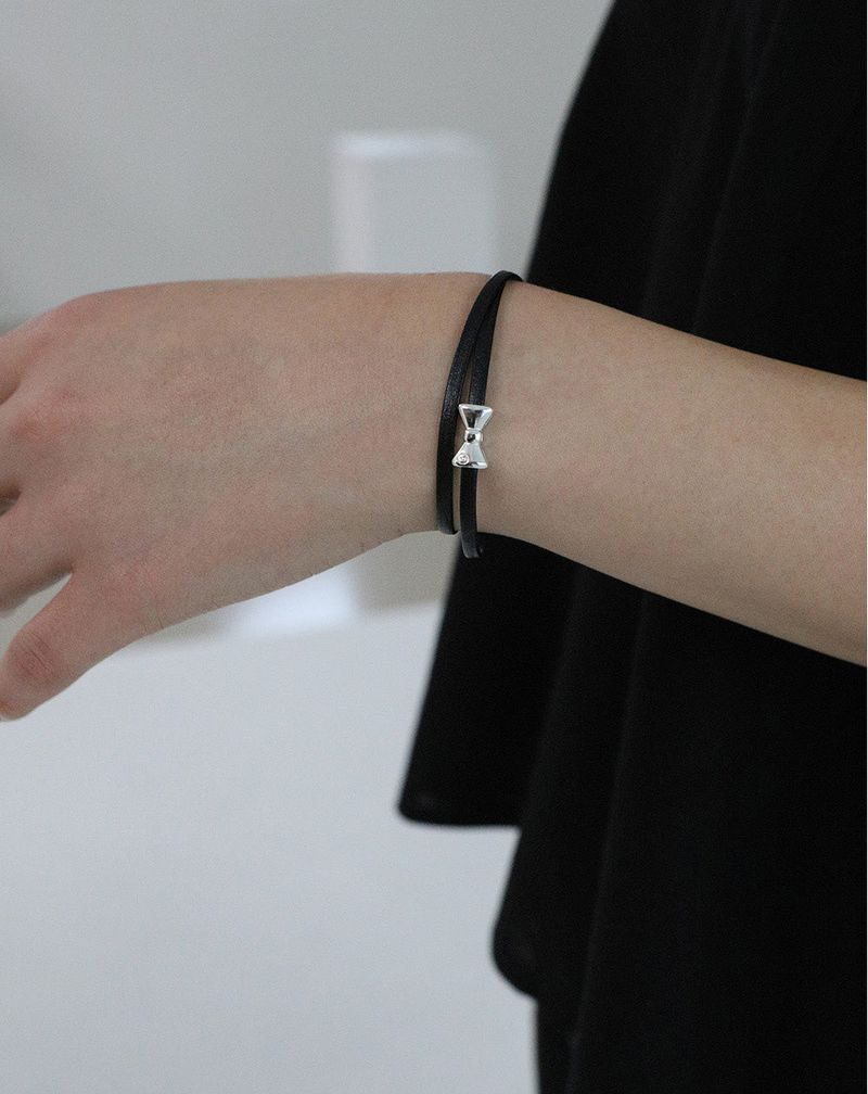 PICOMENT（ピコメント）の「[MADE] カプセル02 リボンレザーストラップブレスレット（アクセサリー）」
