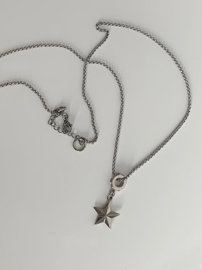 Loop Star necklace