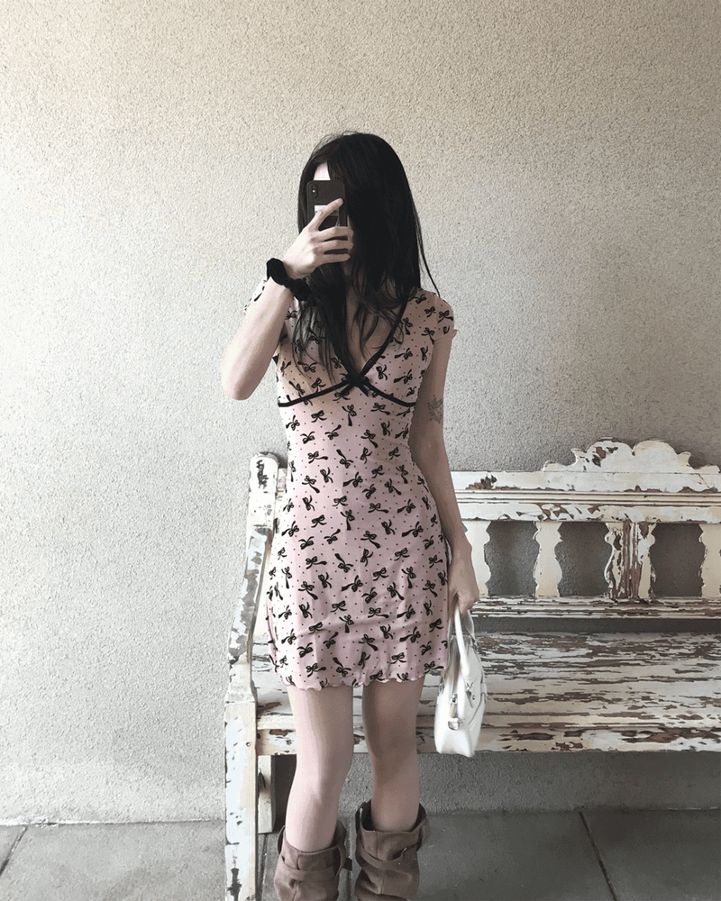 GUSTA（グスタ）の「Deep V Velvet Ribbon Skin Mini Dress （Dresses）」